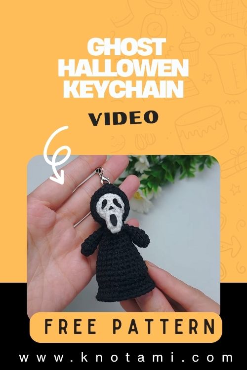 How to Crochet a Ghost Keychain | Adorable Halloween Amigurumi Pattern