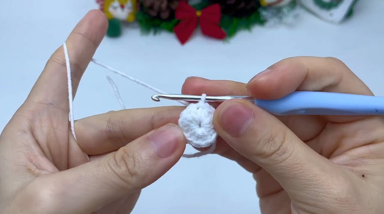 Finished white circle for the peppermint candy front.
