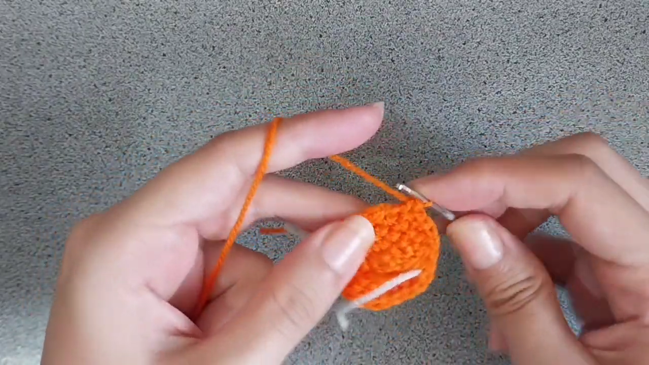 Orange circle growing wider with each round