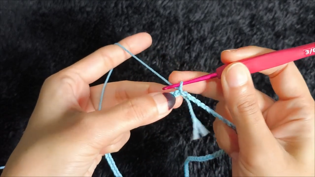 Starting the foundation chain with blue cotton