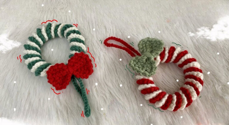 How to Crochet a Christmas Wreath Ornament